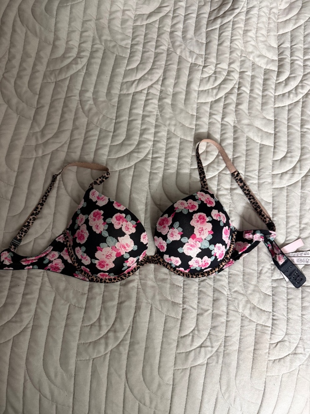 Victoria secret push-up bra - Picture 1 of 4